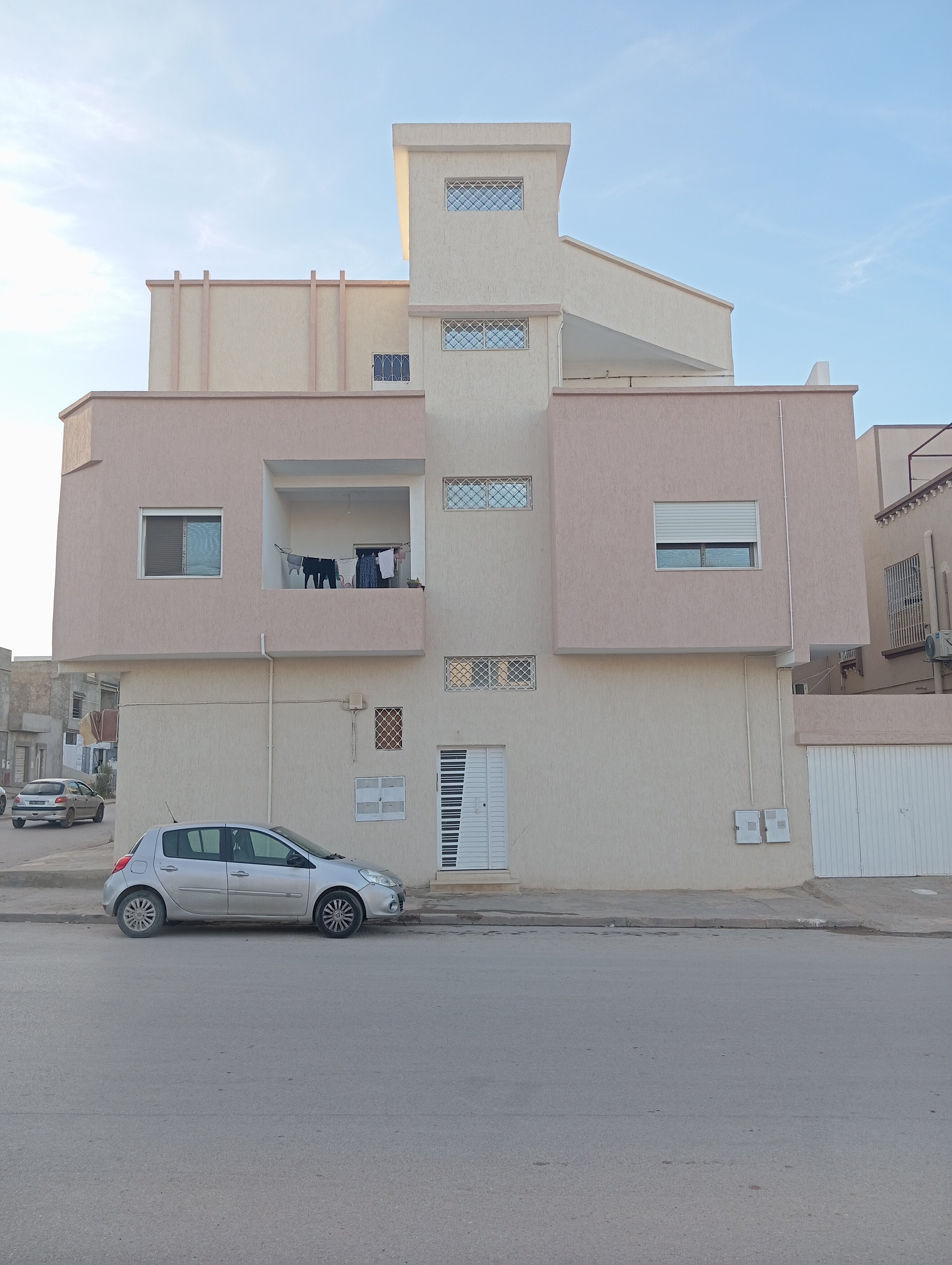 Mohamadia Mohamadia Vente Maisons 4 locales commerce plus 3 appartement