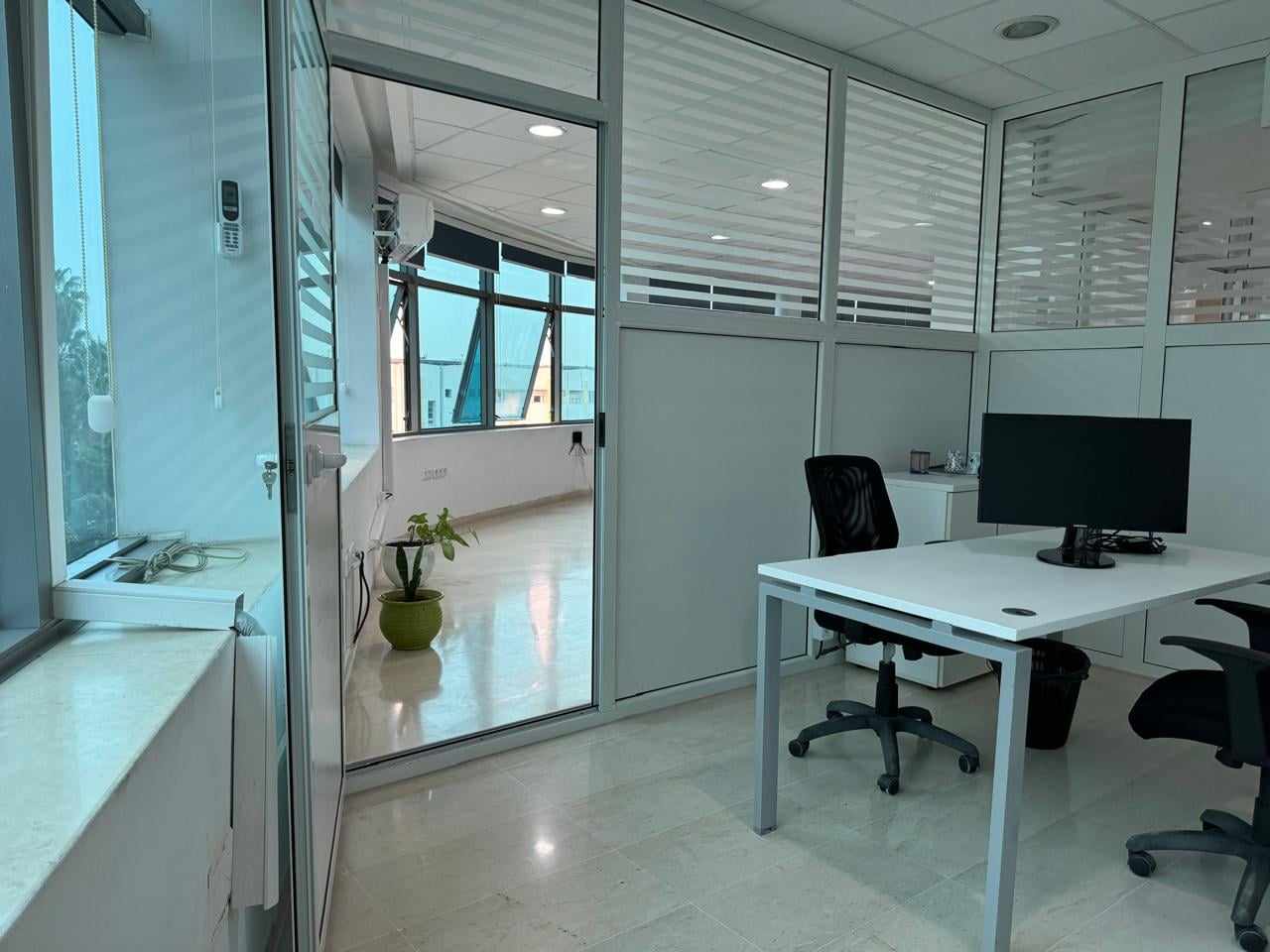 Cite El Khadra Cite Jardins Bureaux & Commerces Bureau Super bureau 350 m2 hs  aalin savary