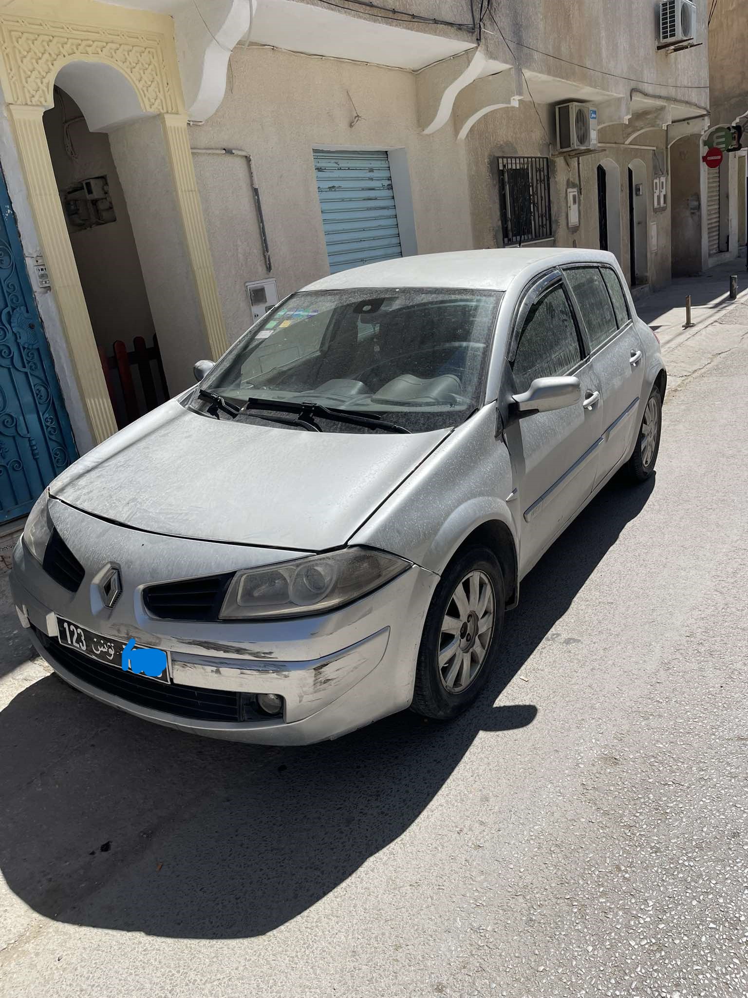 Ezzouhour (Tunis) Cite Ezzouhour Renault Megane.Coupe 2006 renault megane casquette