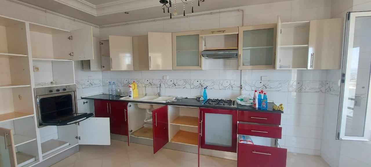 El Menzah El Manar 1 Vente Appart. 4 pices Un joli duplex s3 avec terrasse au manar