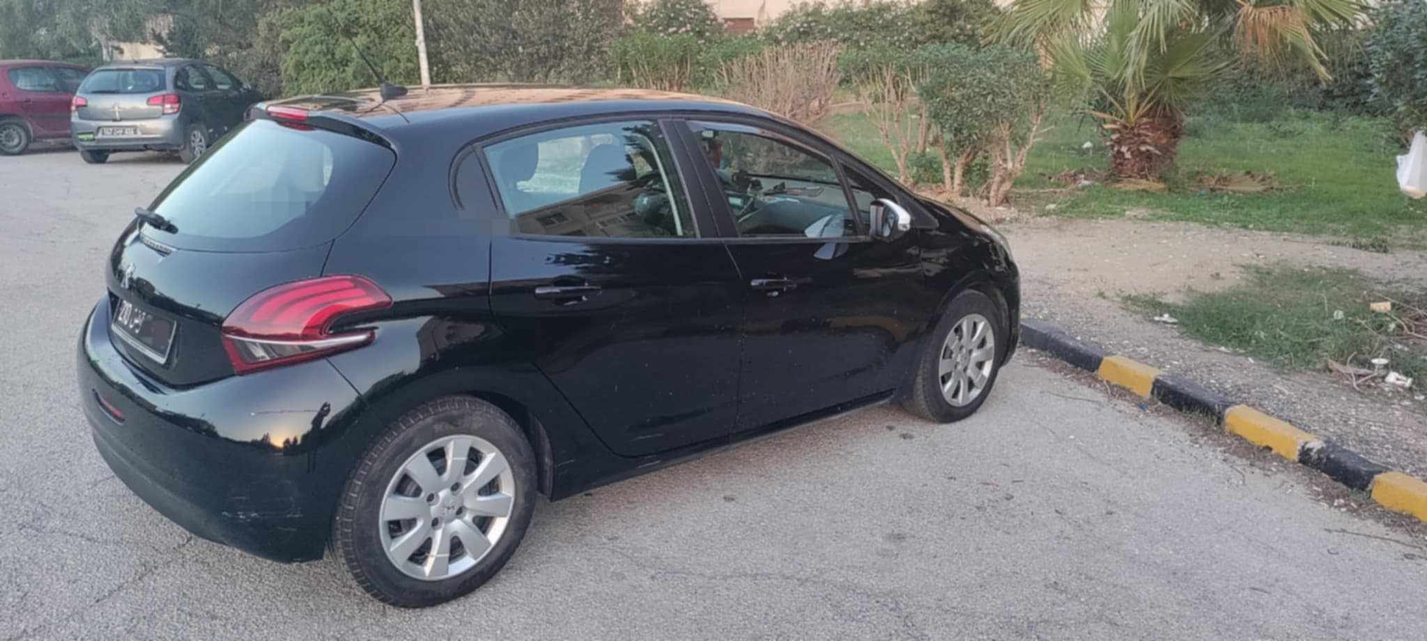 Ariana Ville El Menzah 5 Peugeot 208 Peugeot 208