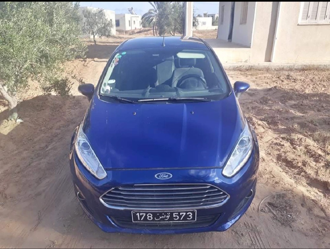 Djerba - Houmet Essouk Djerba  Ford Fiesta Ford fiesta titanium