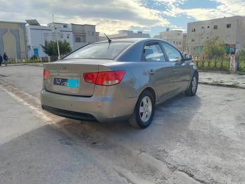 Hammam Chatt Borj Cedria Kia Cerato Kia cerato 2010 1ere main trs bon tat